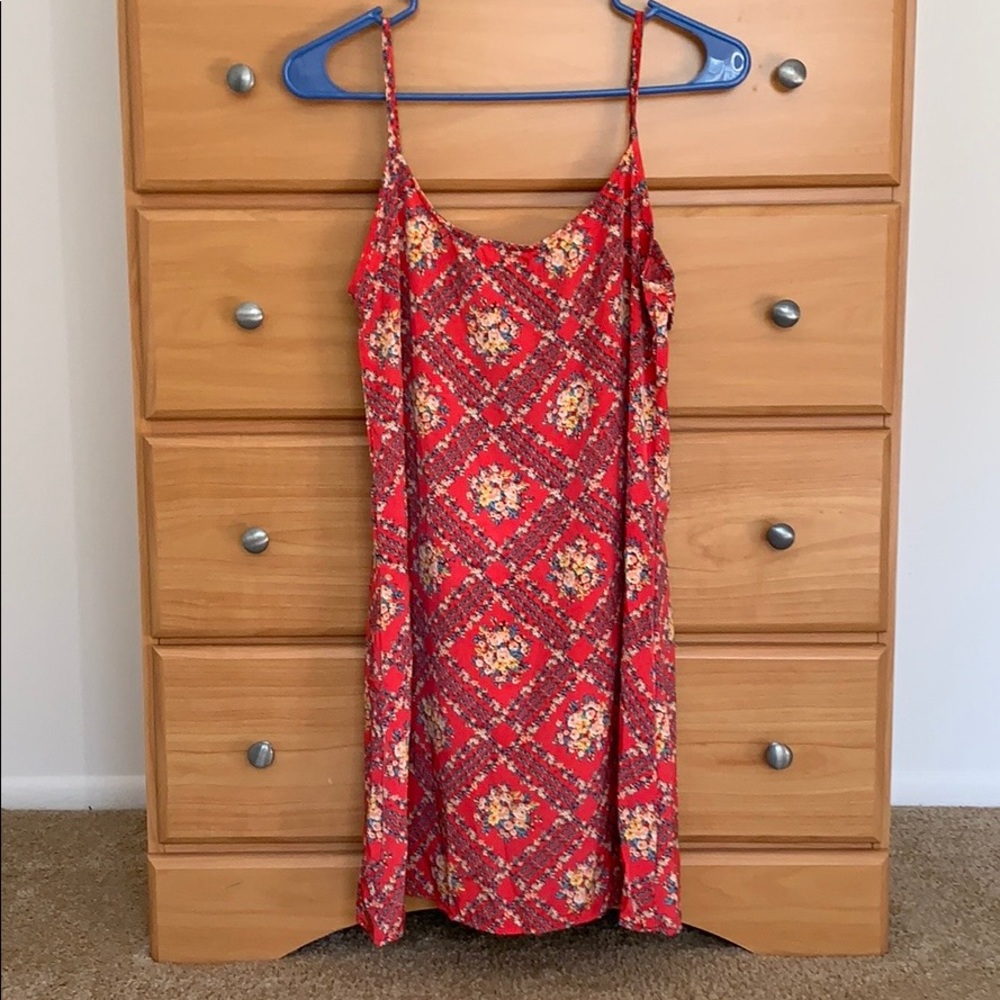 Red floral pattern backless dress
